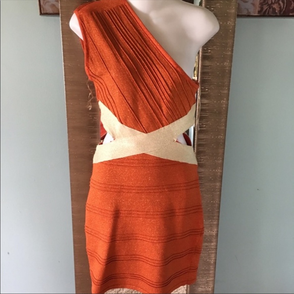 EUC Asymmetric Mini Bandage Dress with Waist Cutout Details in Size Large - Picture 4 of 9